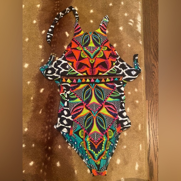 Trina Turk Africana swimsuit NWOT - Picture 3 of 3